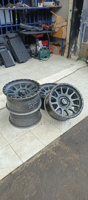 17" Alloys Wheels by Method Usa. 5holes for Landcruiser.