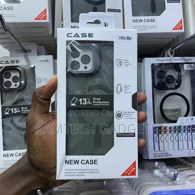 Apple iPhone 16 Pro Max 256 GB Gray - thumbnail 4