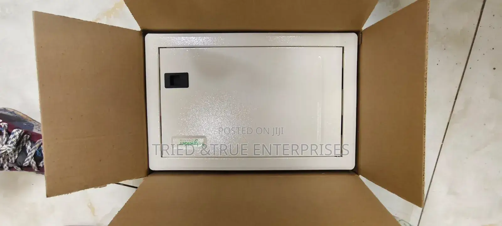 12watts Scheneider Consumer Unit Tm8v