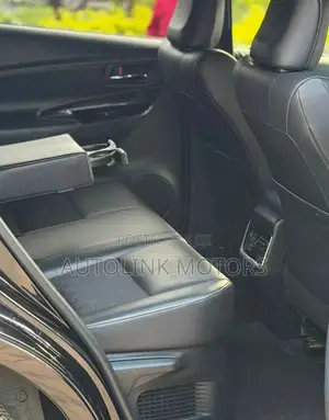 Toyota Harrier 2.0 2018 Black