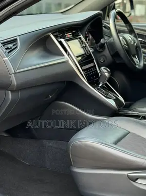 Toyota Harrier 2.0 2018 Black