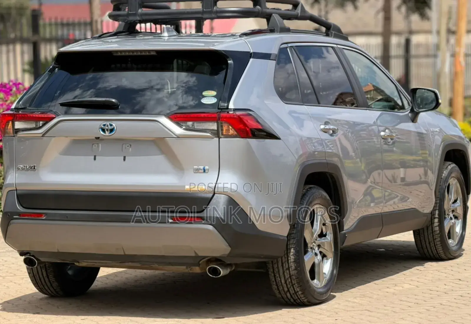 Toyota RAV4 Hybrid 2019 Silver