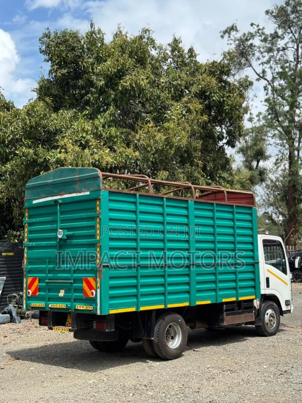 Isuzu NMR // 2023 Model // Hire Purchase Accepted// 60,000km - thumbnail 4