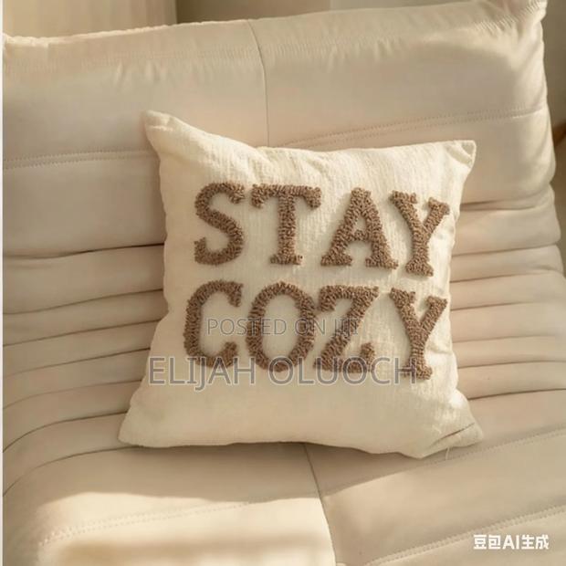 Boho Vintage Tufted Throw Pillow Covers With Tassels - thumbnail 2
