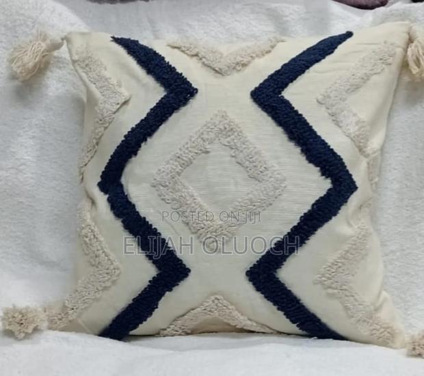 Boho Vintage Tufted Throw Pillow Covers With Tassels - thumbnail 4