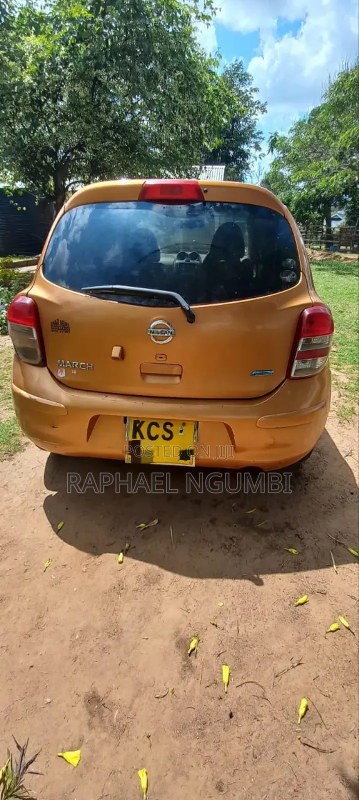 Nissan March 2013 Gold