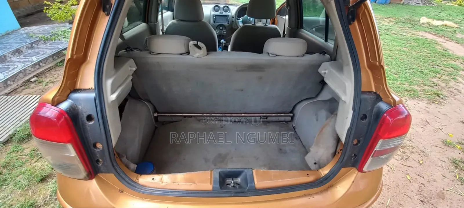 Nissan March 2013 Gold