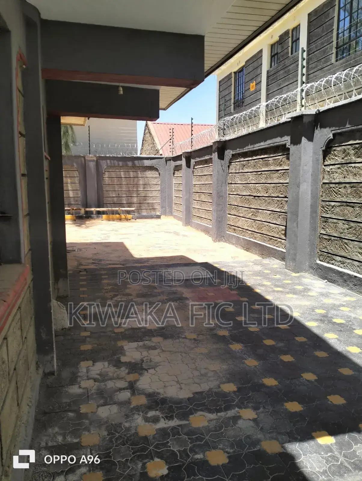 4bdrm House in Corradin, Chokaa for sale