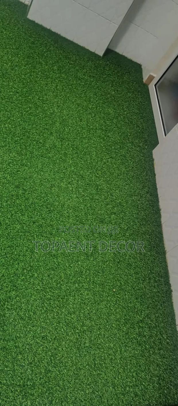 20mm Green That Stays Clean Artificial Balcony Grass Carpet - main view
