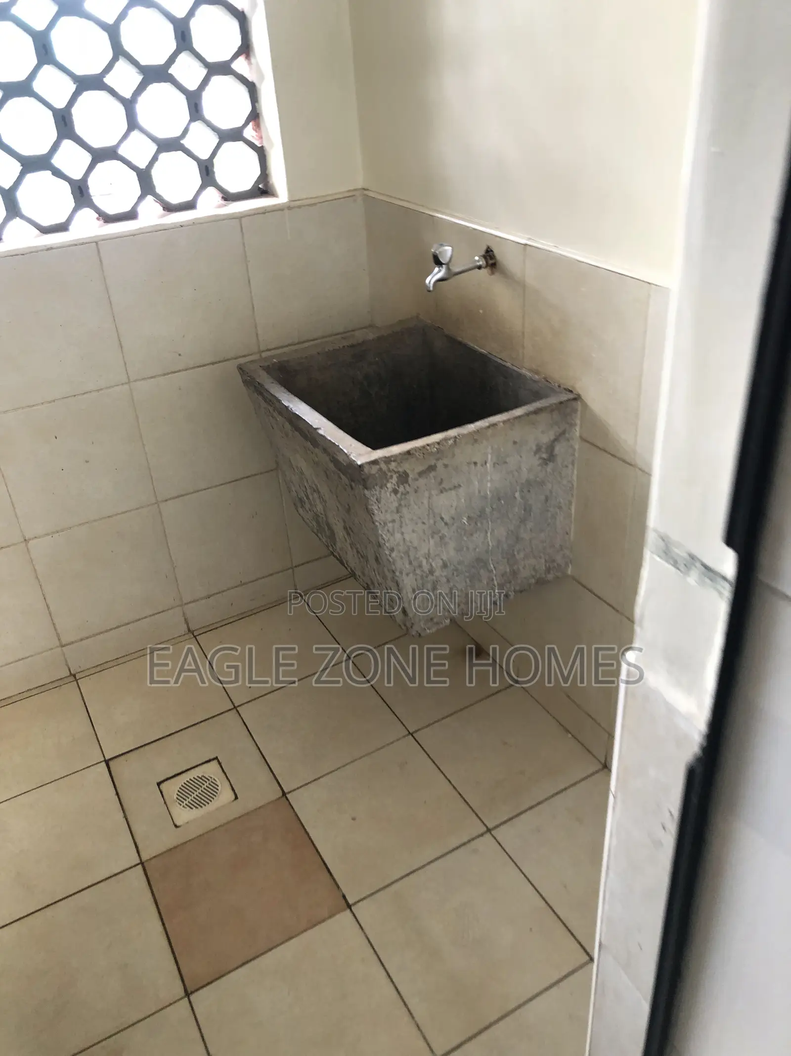 3bdrm Apartment in Rhapta Road for rent