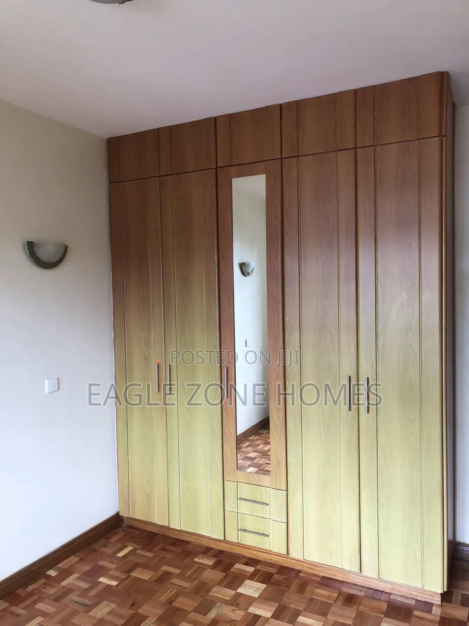 3bdrm Apartment in Rhapta Road for rent