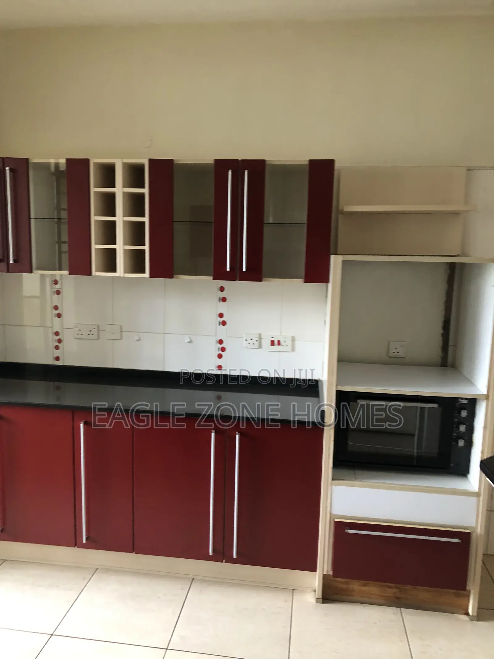 3bdrm Apartment in Rhapta Road for rent