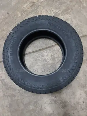 245/65 R17 Kumho Tyres Road Venture a/T52