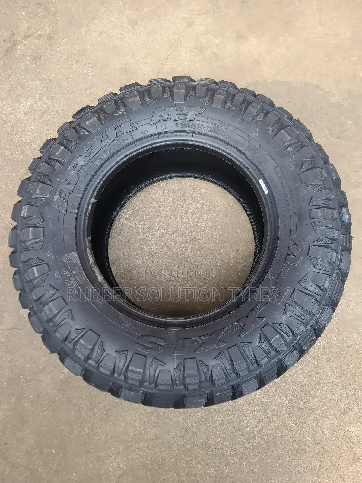 Lt 285 /70 R17 Maxxis Tyres Razr M/T-772 Mud-Terrain