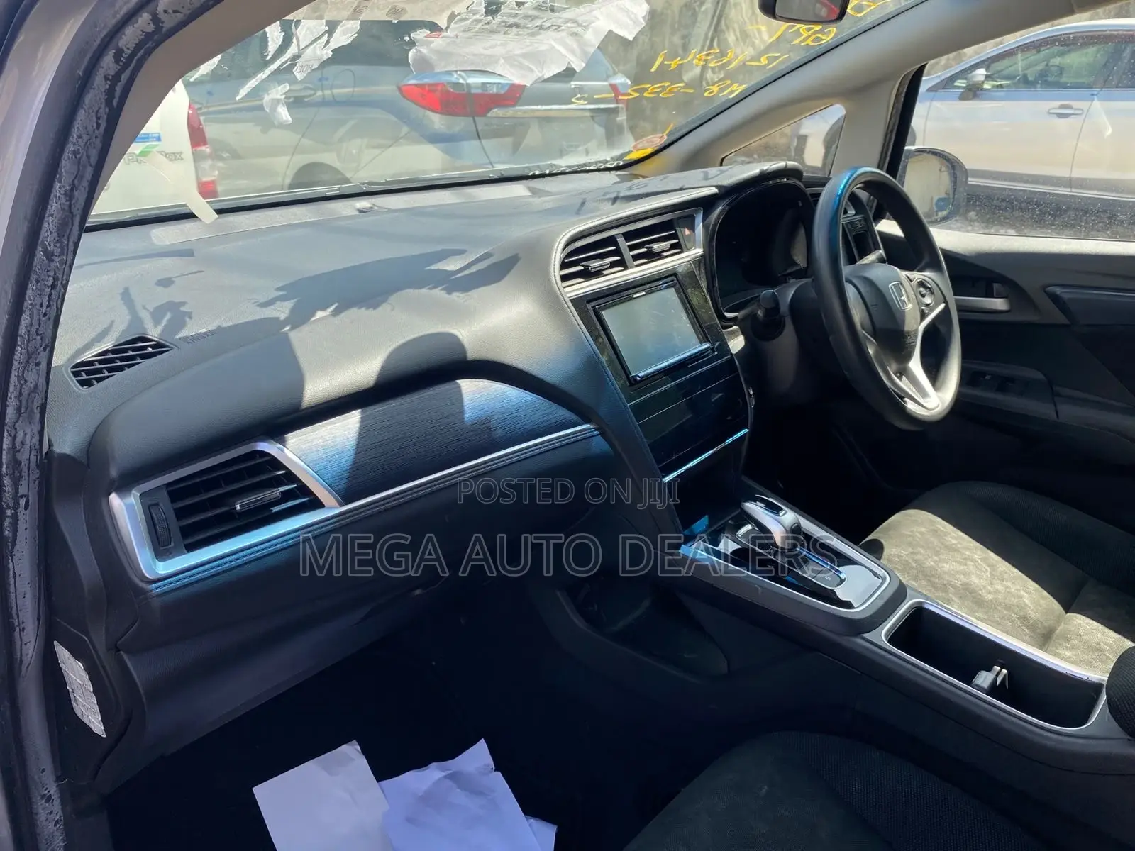 Honda Fit Shuttle 2018 Silver