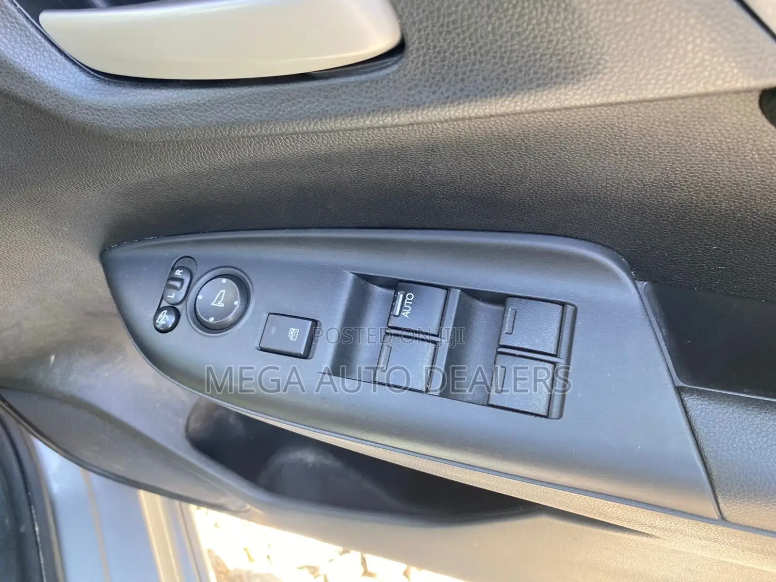Honda Fit Shuttle 2018 Silver
