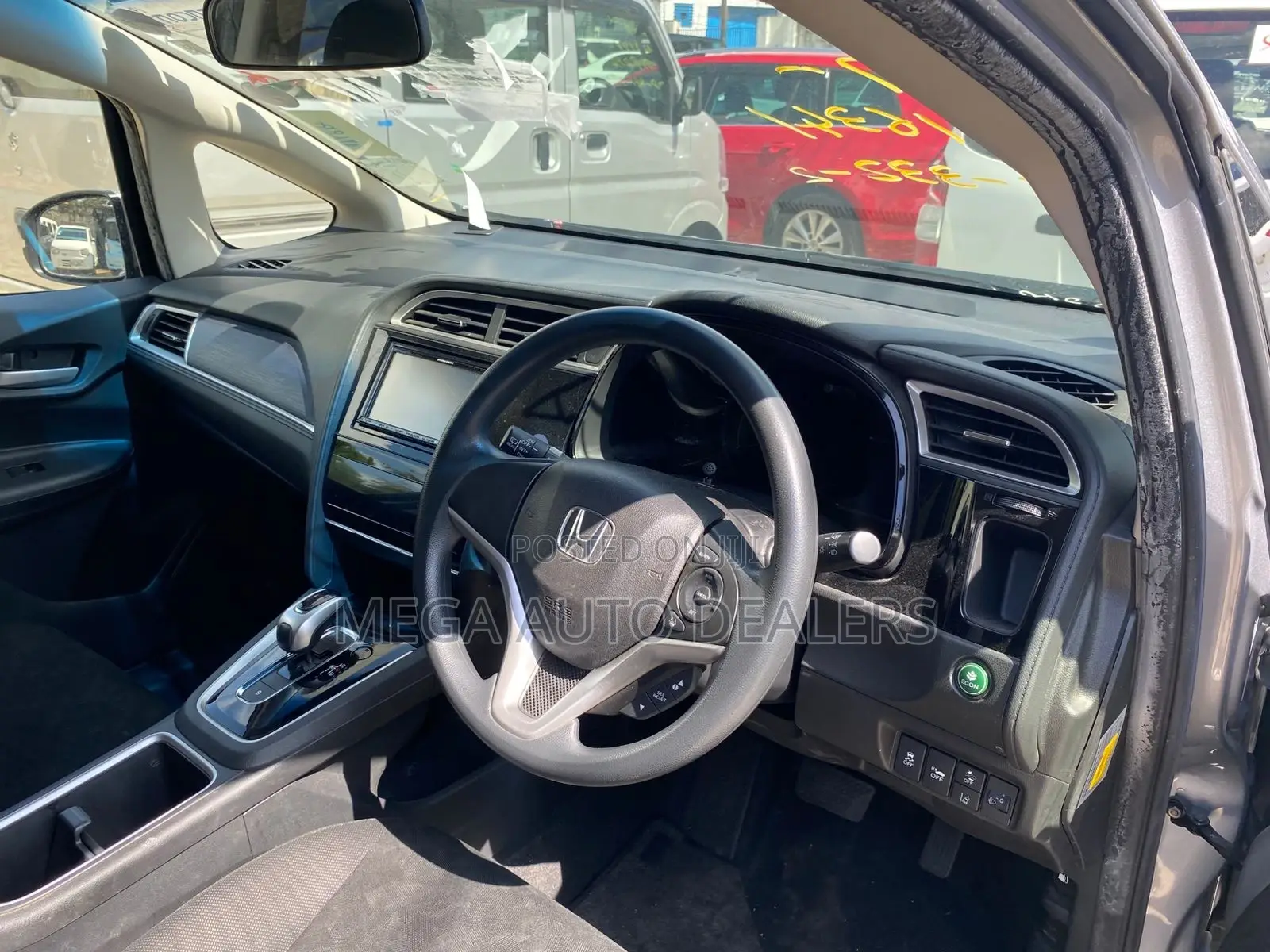 Honda Fit Shuttle 2018 Silver