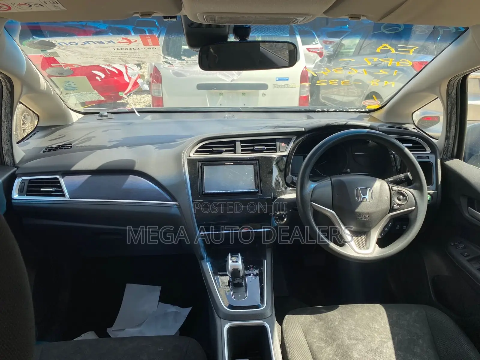 Honda Fit Shuttle 2018 Silver