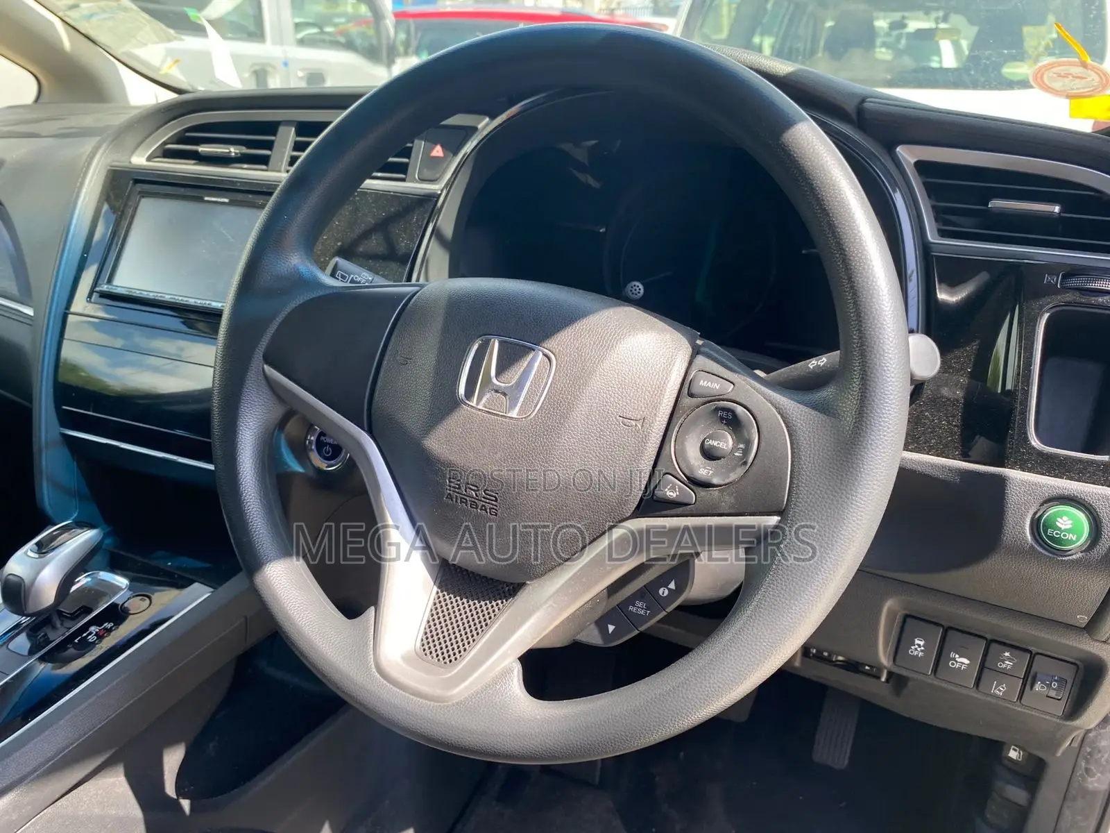 Honda Fit Shuttle 2018 Silver