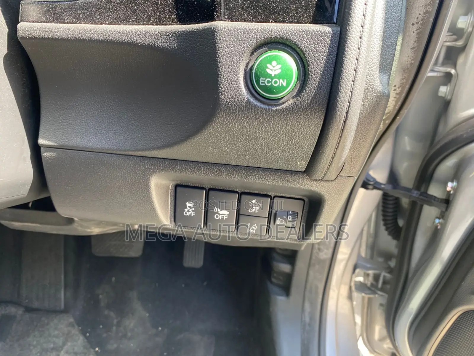 Honda Fit Shuttle 2018 Silver