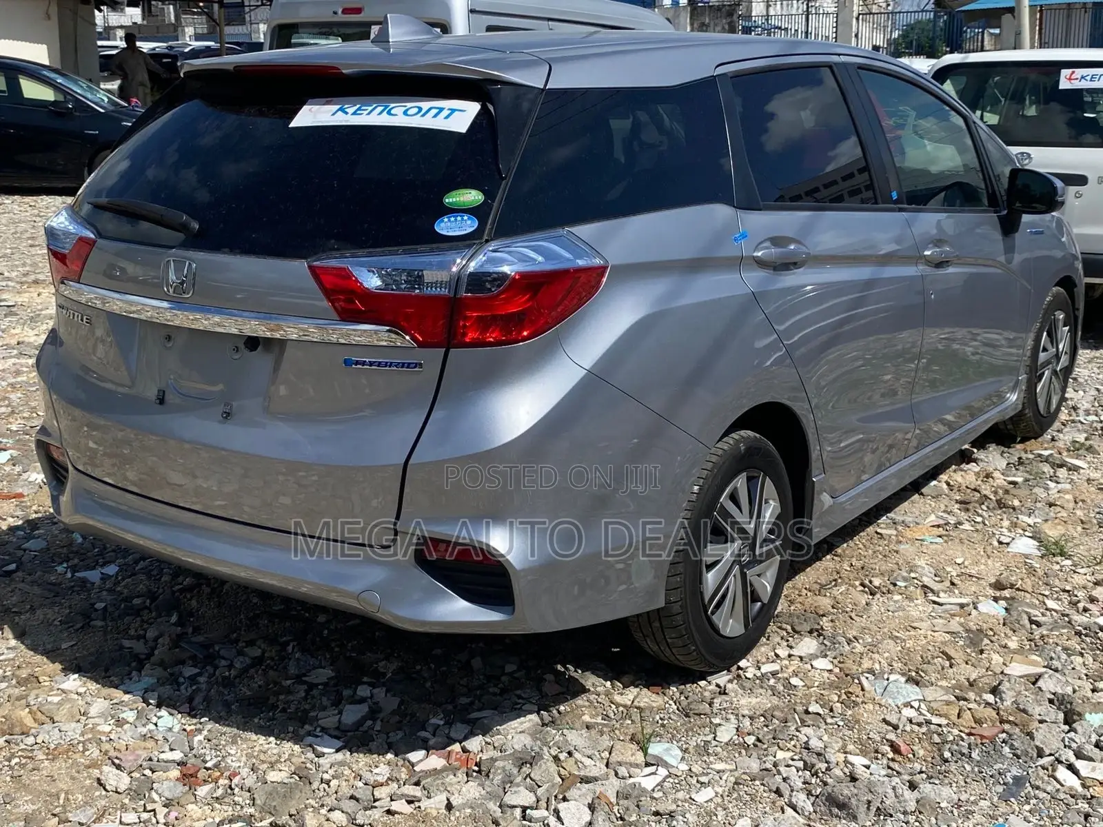Honda Fit Shuttle 2018 Silver