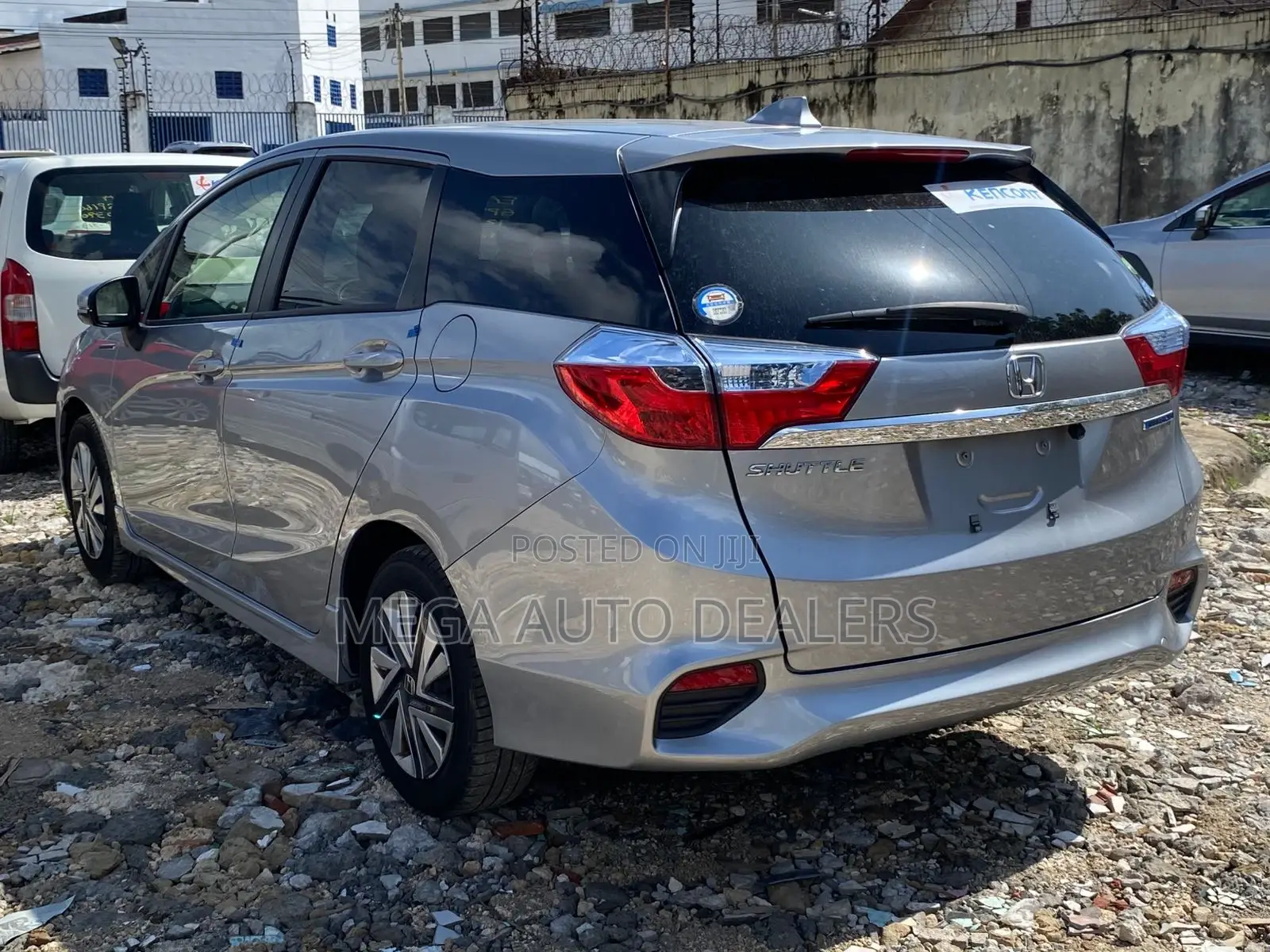 Honda Fit Shuttle 2018 Silver
