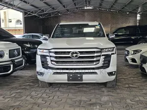 Toyota Land Cruiser LC300 2021 White