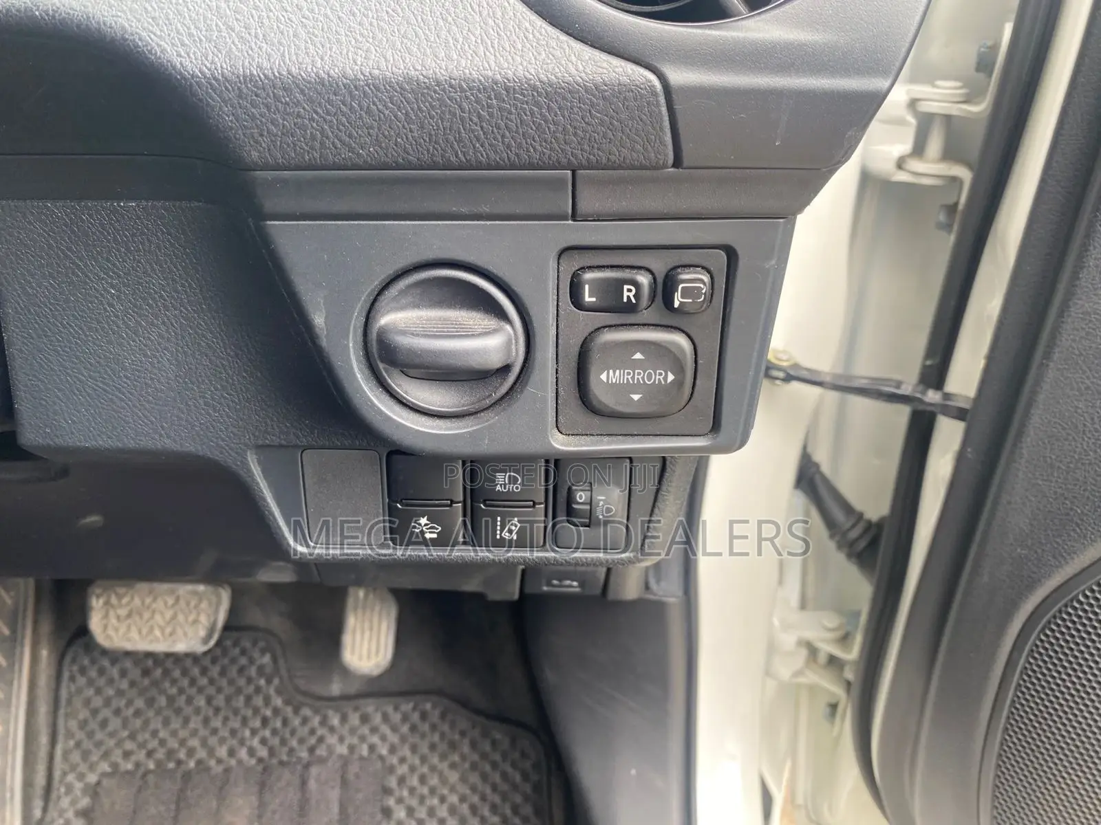 Toyota Corolla Fielder 2018 White