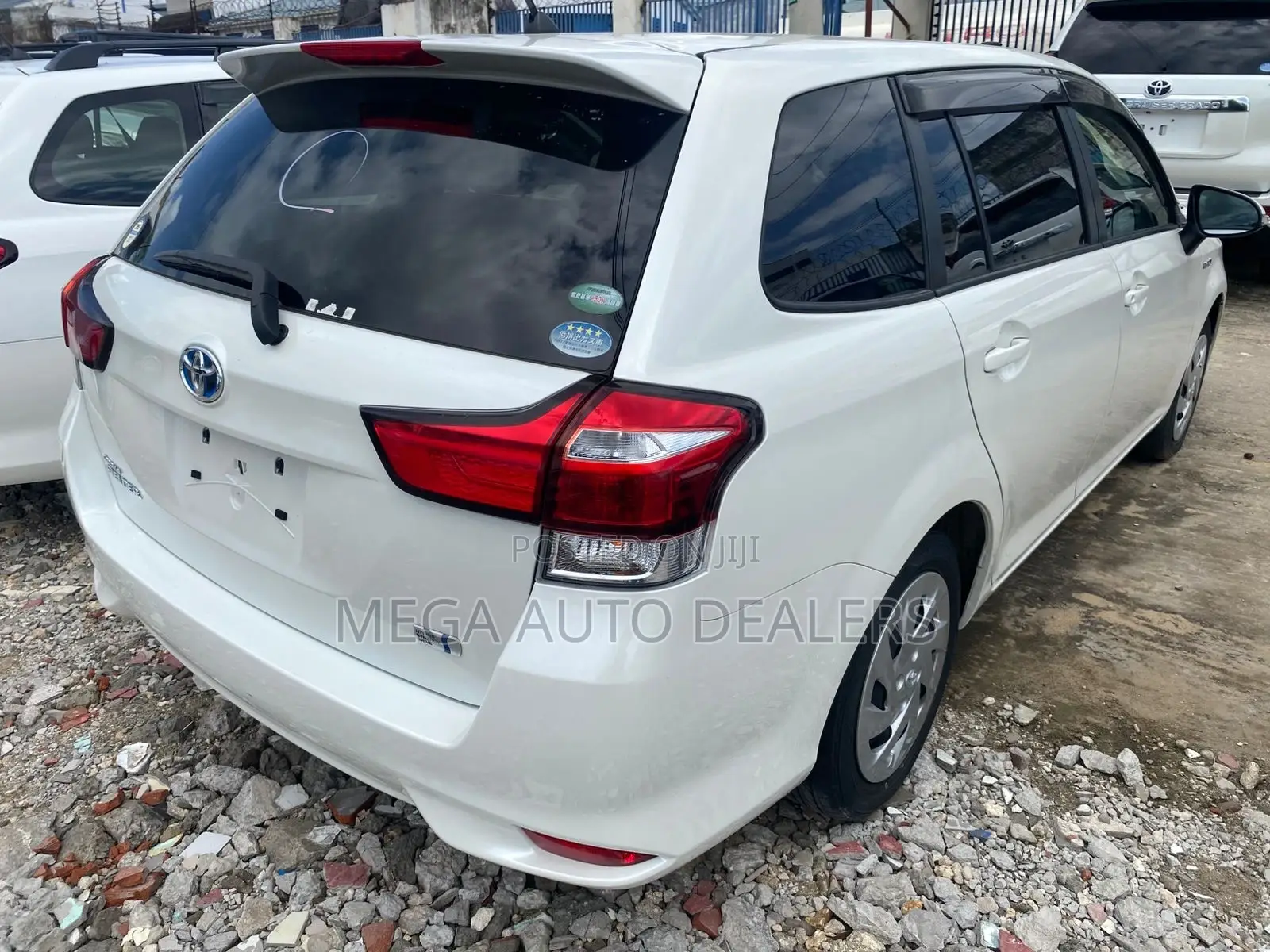 Toyota Corolla Fielder 2018 White