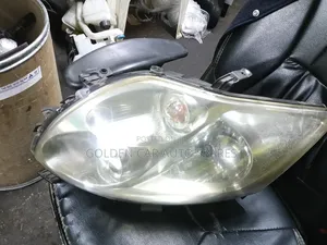 Toyota Auris 2008 Headlight None Xzanone