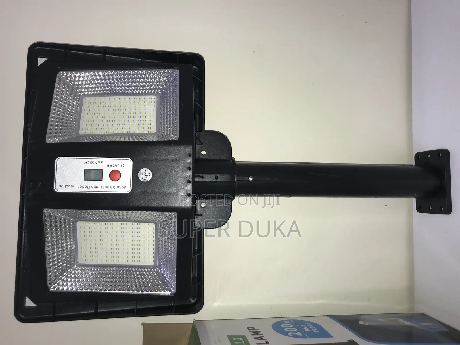 Solar Street Lamp. 200 Watts Cclamp Cl-112.Motion Sensor.