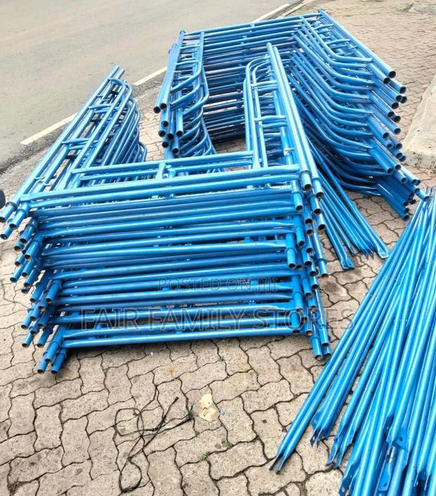 Builders Single Ladders/ Scaffolding Ladders - main view