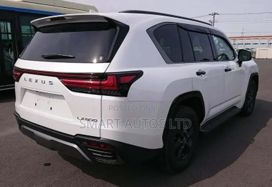 Lexus LX 600 2022 White