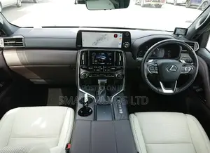 Lexus LX 600 2022 White