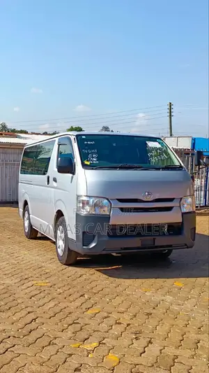 Toyota HiAce 2018 Silver