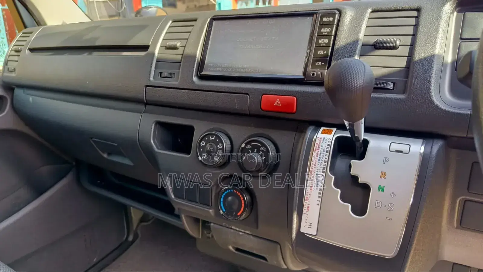 Toyota HiAce 2018 Silver