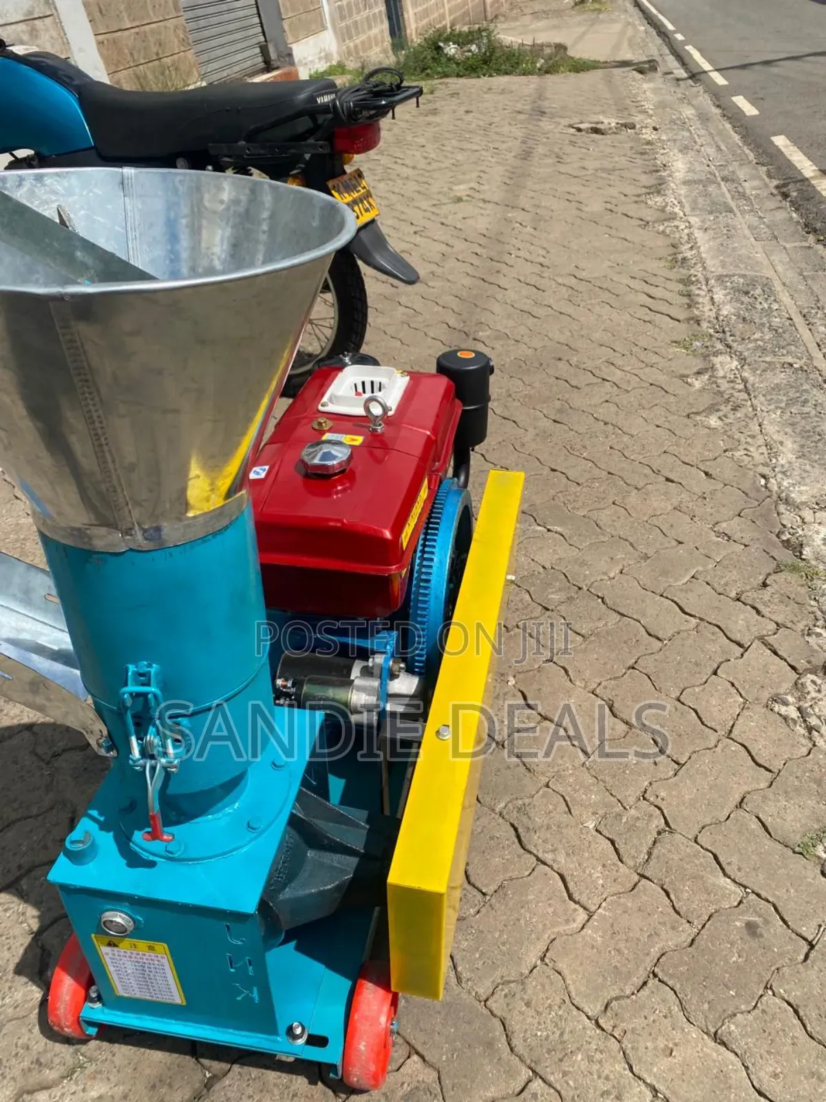 Engine Feed Pellet Machine