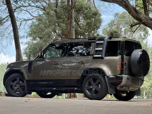 Land Rover Defender X-Dynamic HSE 2021 Green