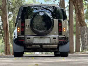 Land Rover Defender X-Dynamic HSE 2021 Green