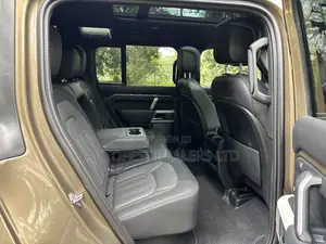 Land Rover Defender X-Dynamic HSE 2021 Green