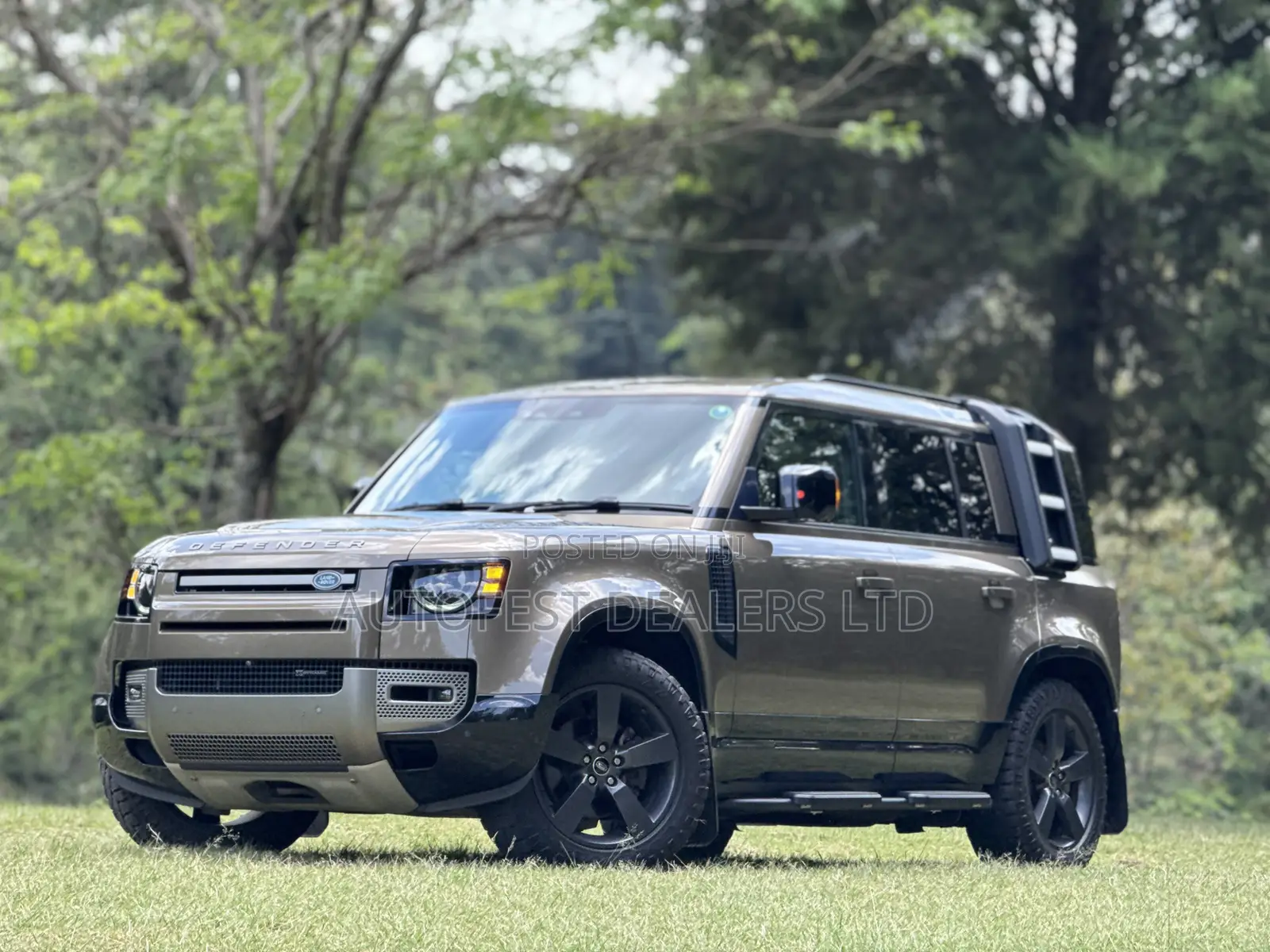 Land Rover Defender X-Dynamic HSE 2021 Green