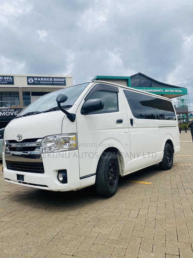 Toyota HiAce 2018 White - thumbnail 2