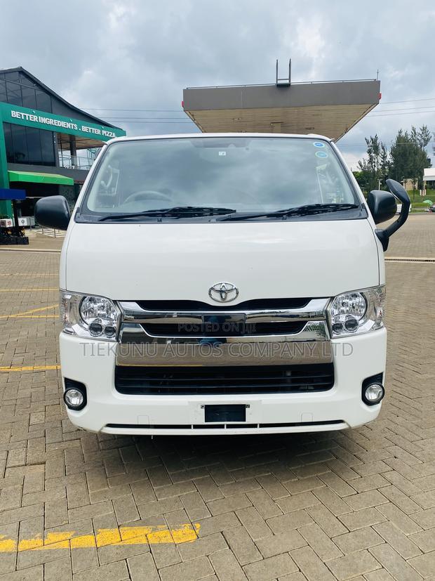 Toyota HiAce 2018 White - thumbnail 12