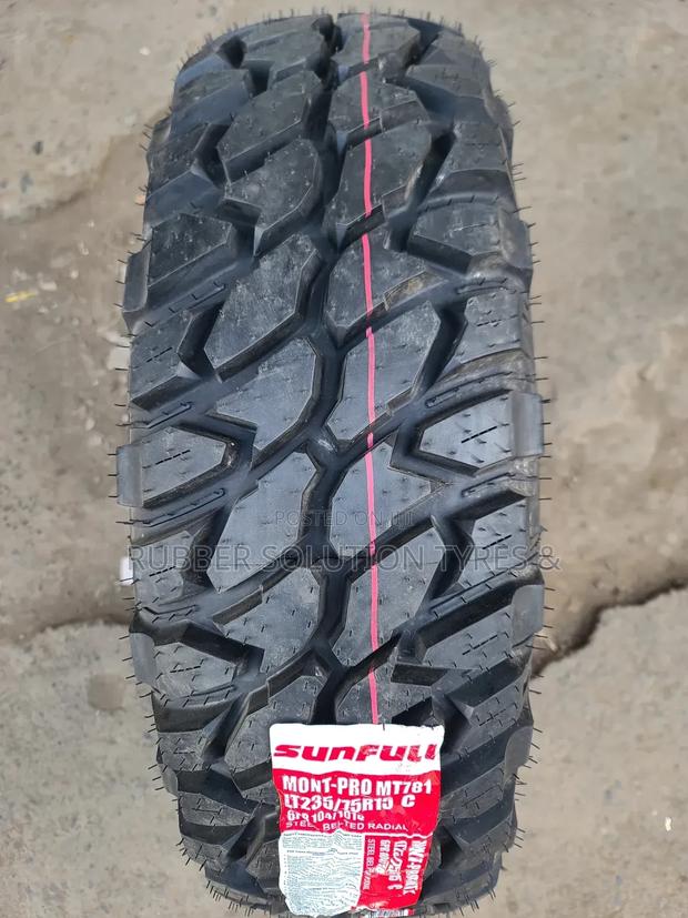 235/75r15 C Sunfull Tyres Mont-Pro Mt781 Mud-Terrain