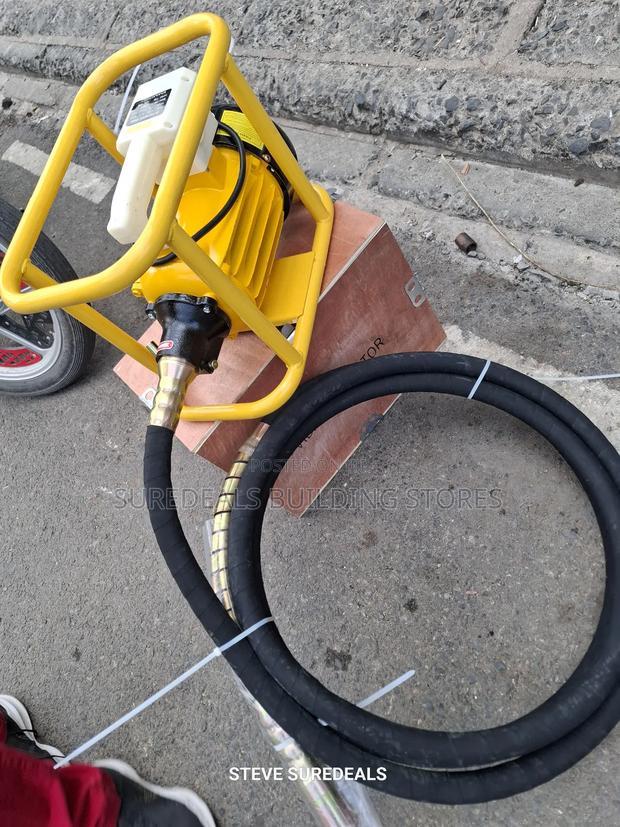 Heavy-Duty Electric Concrete Vibrator - main view