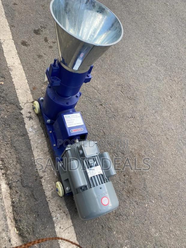 Feed Making Machine - main view