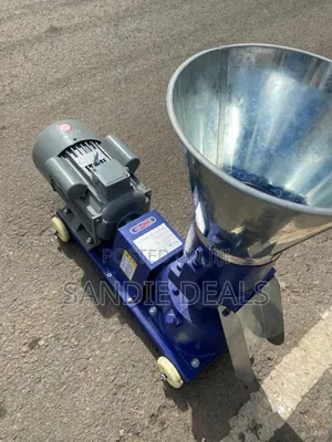 Poultry Feed Making Machine
