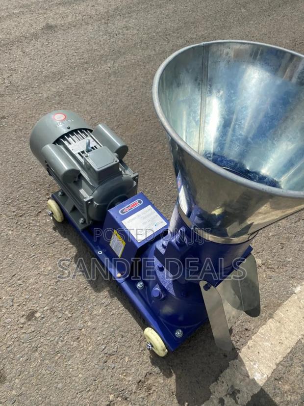 Poultry Feed Making Machine - main view