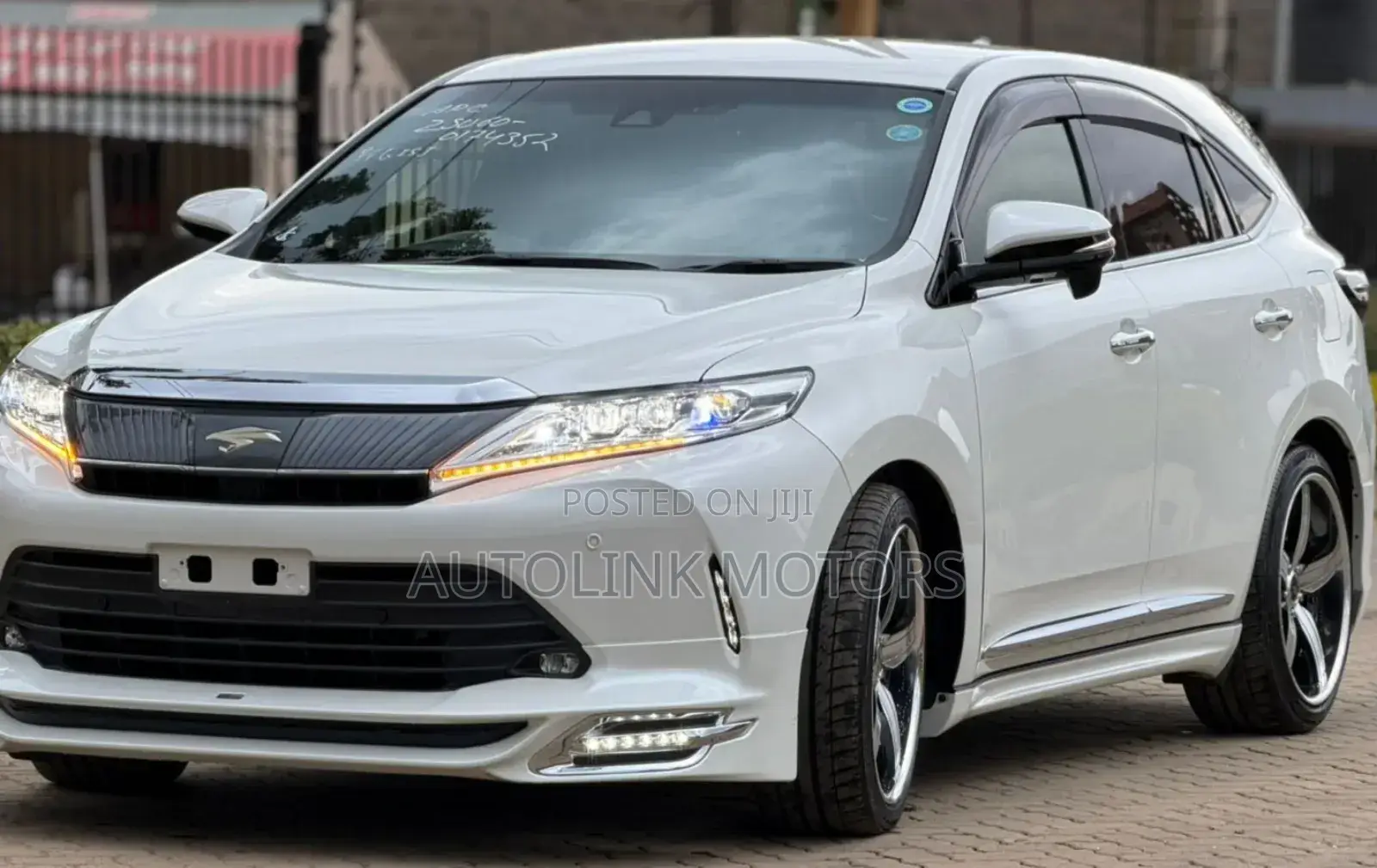 Toyota Harrier 2.0 2019 White