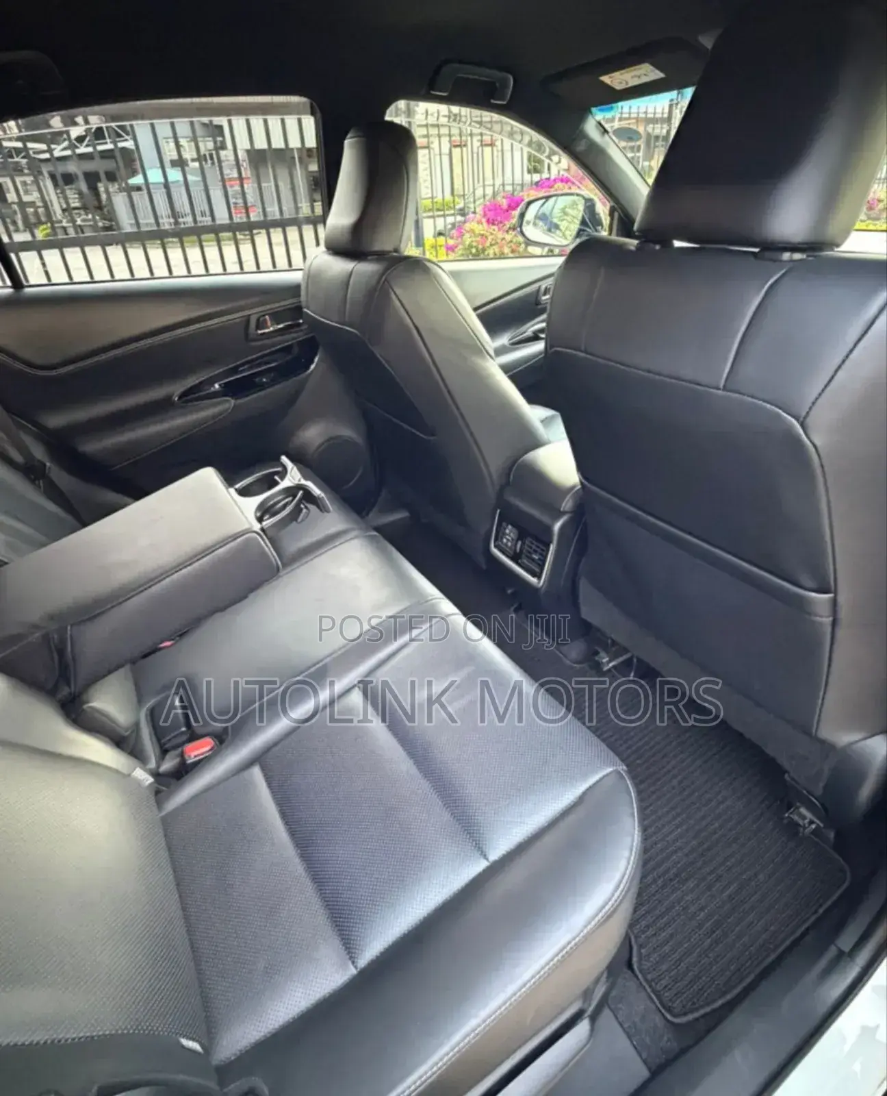Toyota Harrier 2.0 2019 White